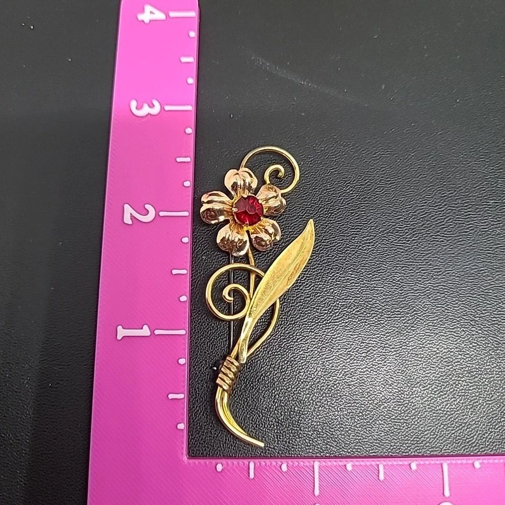 Vintage Van Dell Brooch 1/20 12KT Gold Filled Gold Red‎ Rhinestone Floral  Pin